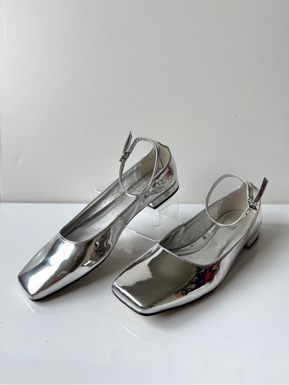 Arezzo Aubrey Square Toe Ankle Strap Ballet Flats in Silver Size 7.5B (NWOB)